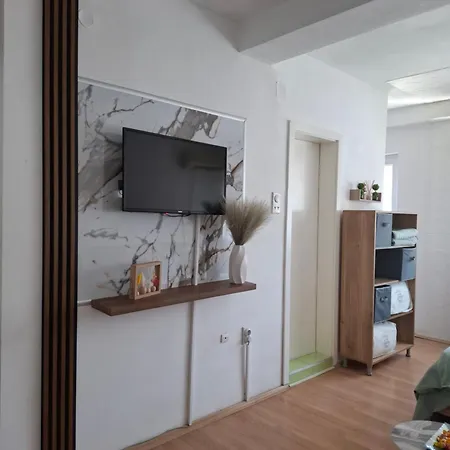Happiness Apartment *