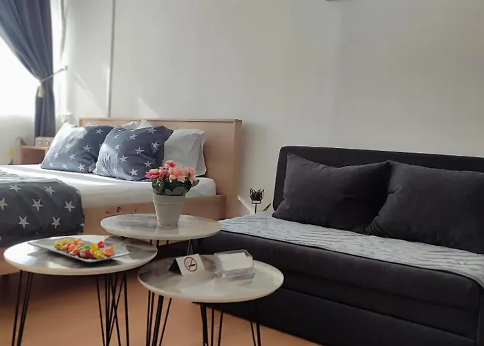 Happiness * Σκόπια