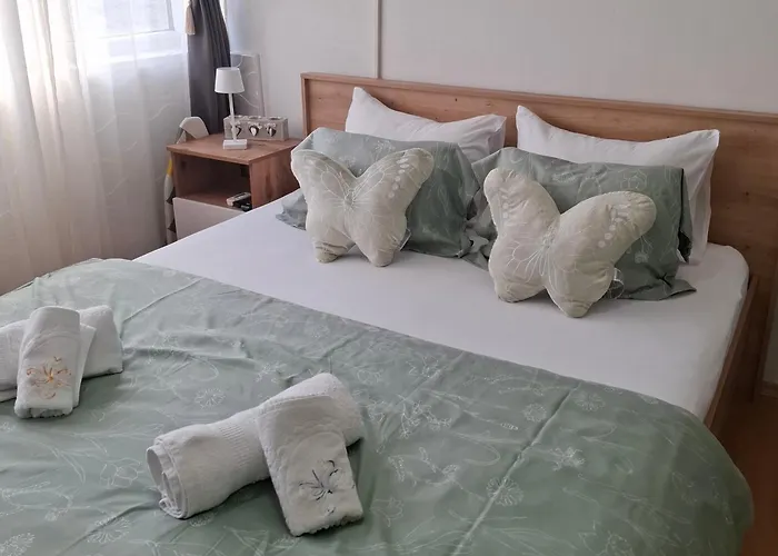 Happiness Σκόπια